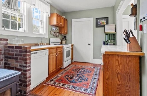 Hyannis Port House | Perfectly Located Hyannis Port Rental