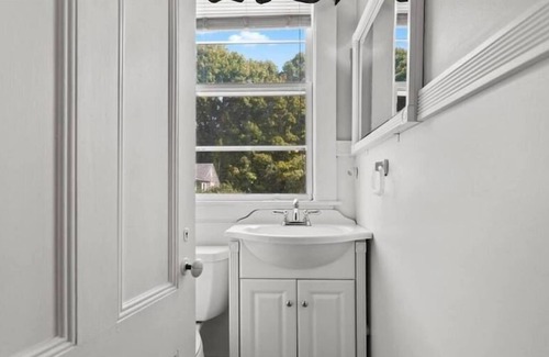 Hyannis Port House | Perfectly Located Hyannis Port Rental