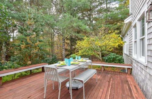 Orleans House | Perfectly private location w deeded beach access