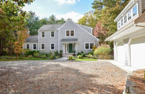 Orleans House | Perfectly private location w deeded beach access