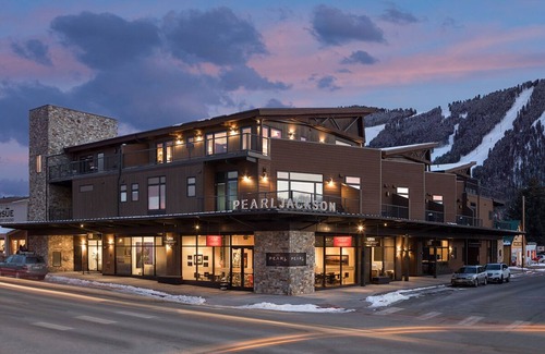 Jackson Villa | Perfectly sited condo in downtown Jackson, urban living in Jackson Hole
