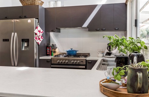 Broadwater House | PERFECTLY STYLED BEACH HOUSE WITH NEWLY RENOVATED BALCONY