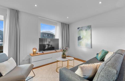 Tavanasa Apartment | Perfekte Aussicht mit Poolbereich in Skiregion