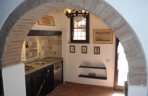 Castagneto Carducci Apartment | "Pergola" neat apartment in a country house, garden, sea view, 6 km to the sea
