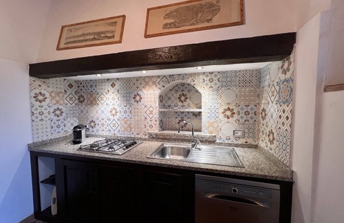 Castagneto Carducci Apartment | "Pergola" neat apartment in a country house, garden, sea view, 6 km to the sea