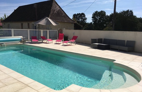 Sainte-Sabine-Born Cottage | Périgord: gite with secure swimming pool in the heart of Dordogne bastides