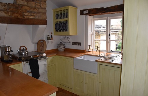 Lower Slaughter Cottage | Period cottage in idyllic riverside location in prime Cotswolds village