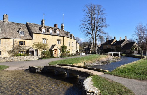 Lower Slaughter Cottage | Period cottage in idyllic riverside location in prime Cotswolds village