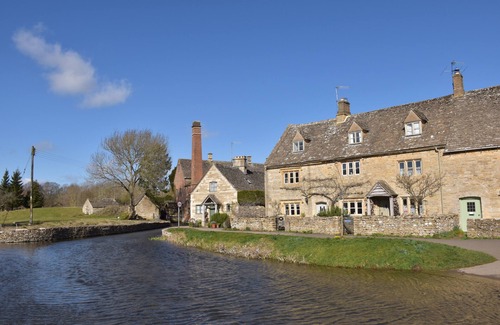Lower Slaughter Cottage | Period cottage in idyllic riverside location in prime Cotswolds village