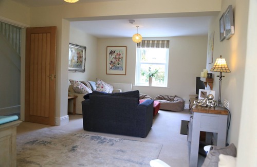 Instow Cottage | Period Cottage, Instow, 2 minutes to beach, pet friendly, sleeps 6