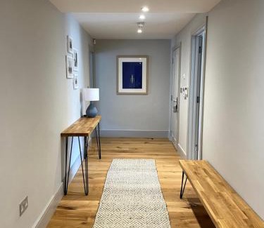 Henley-on-Thames Apartment | Period Henley 2 bed apt with parking for 1 car