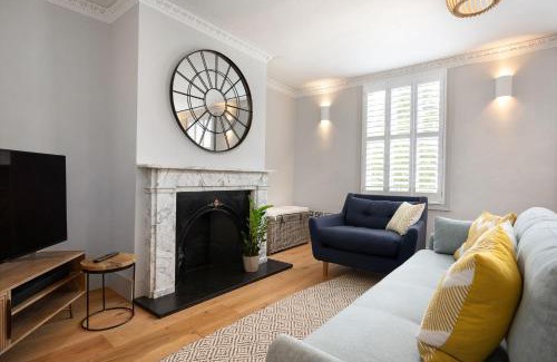 Henley-on-Thames Apartment | Period Henley 2 bed apt with parking for 1 car