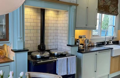 Minster on Sea House | Period property a short walk from the beach.