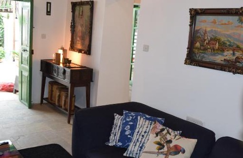Politiko Villa | Peris Hill Villa
