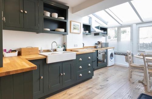 Great Longstone House | Periwinkle Cottage