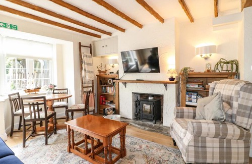 Barrow Upon Soar House | Periwinkle Cottage