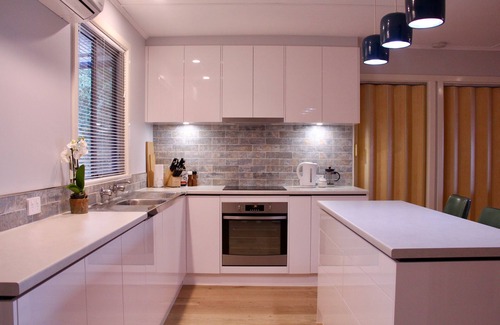 Second Valley House | Periwinkles - two kitchens, two bathrooms, family and pet friendly!