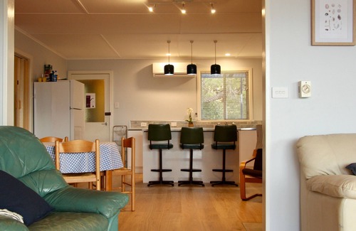 Second Valley House | Periwinkles - two kitchens, two bathrooms, family and pet friendly!