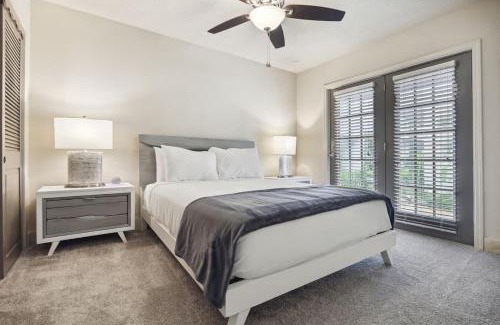 Uptown Apartment | Perk Up Your Getaway Stylish Galleria Retreat