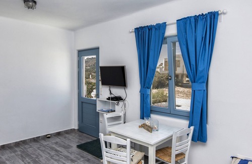 Mikri Vigla House | Perla Casa - Three Bedroom House, Sleeps 6