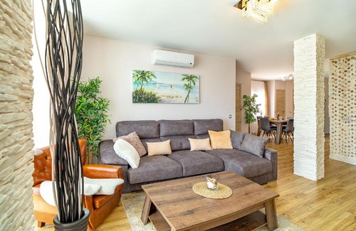 Campos Eliseos Apartment | Perla de Malagueta