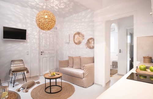 Apollonia House | Perla Suites - Delmar Collection