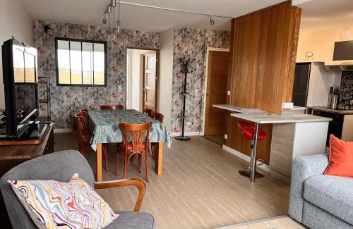 Courseulles-sur-Mer Apartment | Perle Marine - Lumineux Confortable 6p Bord de Mer