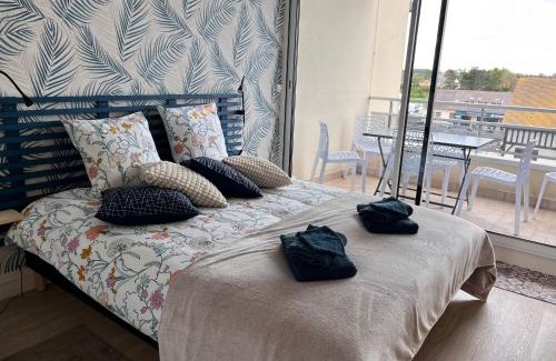 Courseulles-sur-Mer Apartment | Perle Marine - Lumineux Confortable 6p Bord de Mer