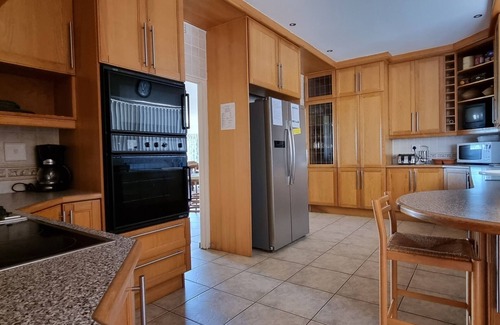 Kleinmond Apartment | PERLEMOEN 4 : 3bedr/2bathr villa, inside BBQ. Best all round view in Kleinmond.