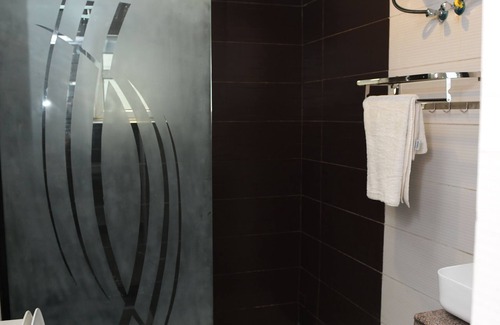Uyo Hotel | Perly Gate Residence