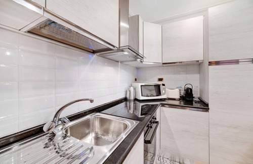 Salario Apartment | Peroni 8 Pax Brand New Apartment