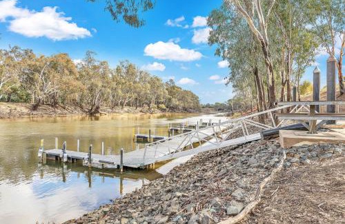 Moama House | Perricoota Waters - Echuca Holiday Homes