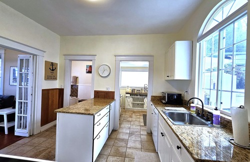 Retsil House | Perry's Landing - Charming Water & Mountain View Home in Historic Port Orchard