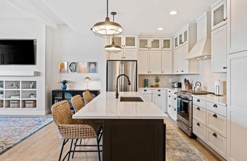 St. George House | Persian Bliss townhouse