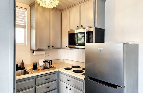 Valley Center Bed & Breakfast | Personalized Retreat: Saltwater Hot Tub & Pool, Chef, Spa Services Included