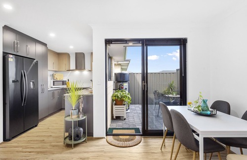 Perth House | Perth Airport Hideaway