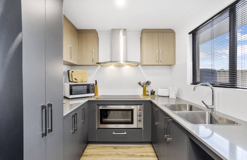 Perth House | Perth Airport Hideaway