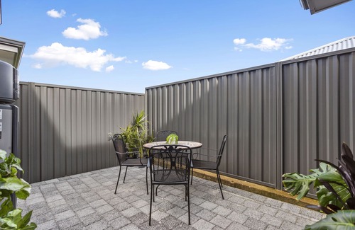 Perth House | Perth Airport Hideaway