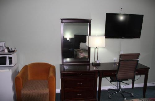 Perth Hotel | Perth Plaza Inn & Suites
