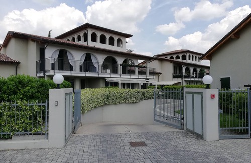 Peschiera del Garda Condo | Peschiera, Apartment Nadja - quiet location, a few steps from the lake