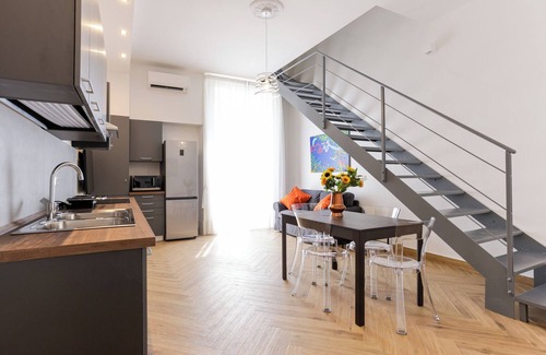 Montecalvario Apartment | Pessina 90 Rooms - Three Bedroom Apartment, Sleeps 6