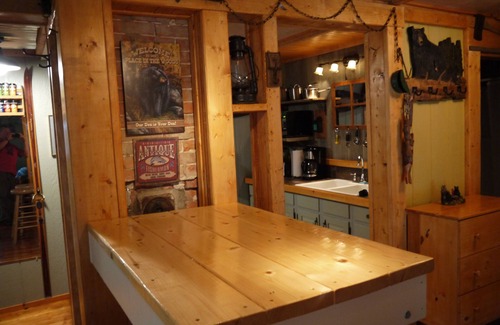 North Conway Apartment | Pet and family friendly with a cabin feel