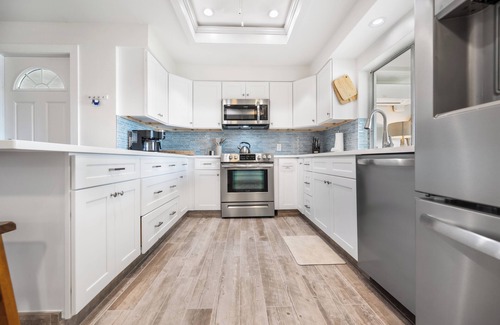 Isles of Capri House | Pet and kid friendly Key Lime Cutie with dock for 22' boat, walk to restaurants.