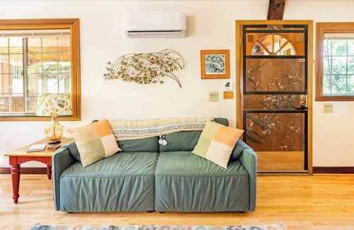 Cascade Locks Cottage | Pet+EVCar Friendly Cottage | Walk2Brewpub+River