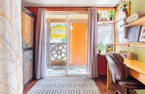 Cascade Locks Cottage | Pet+EVCar Friendly Cottage | Walk2Brewpub+River