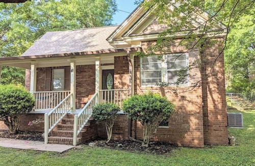 Cartersville House | Pet & family friendly home with Arcade Game!