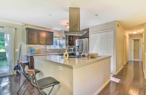 West Bloomfield House | Pet-Friendly Michigan Home: 5 Mi to State Park!