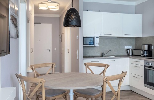 Reppenhagen Apartment | Pet-free, ultra-modern non-smoking apartment with loggia on the Baltic Sea -