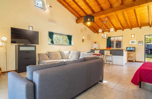 Solicchiata Villa | Pet-Friendly Villa "Tuccios" with Garden, Terrace & Wi-Fi