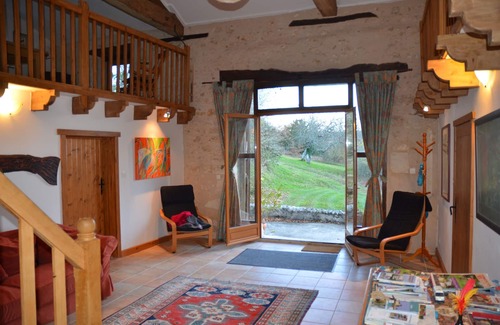 Saint-Aulaye-Puymangou House | Pet friendly 3 bedroom house.